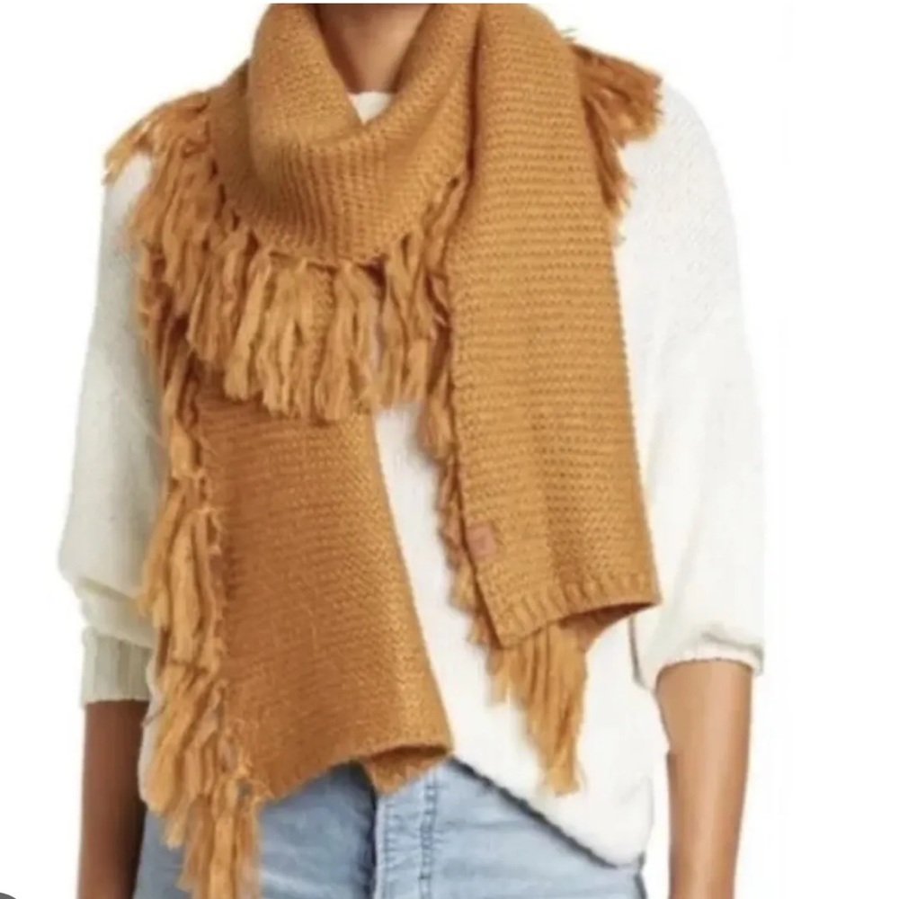 🆕 Frye Knit Fringe Scarf